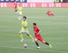 武磊攻势凶猛，上海上港战胜对手(武磊攻势凶猛,上海上港战胜对手是谁)