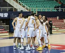 新晋篮球明星崭露头角，引发球迷关注(新一代篮球明星)