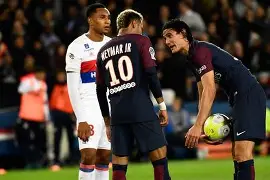 关于圣埃蒂安喜迎凯旋，击败强劲对手的信息